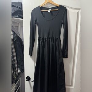 Long black dress with pockets